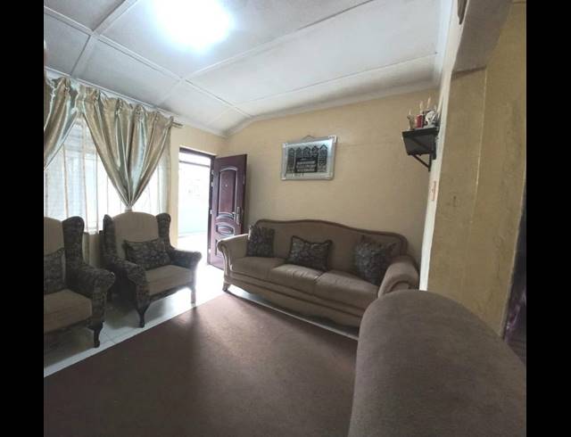 7 BEDROOM HOUSE FOR SALE IN LAUDIUM